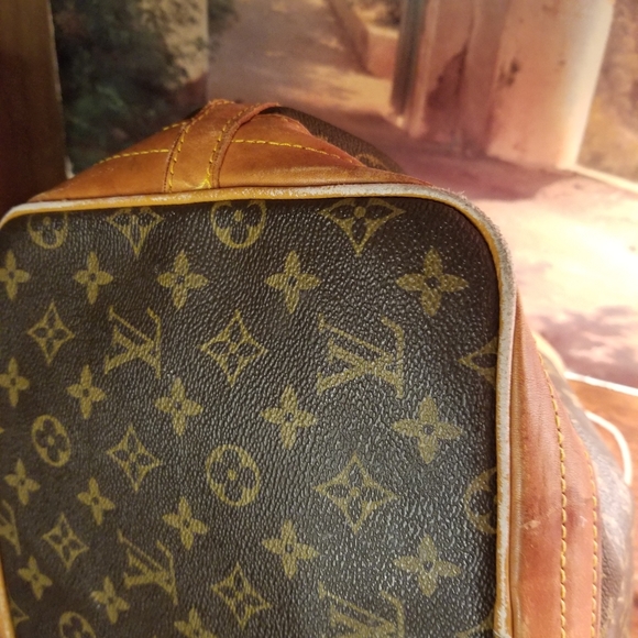 Vintage Louis Vuitton Purse - Picture 7 of 15